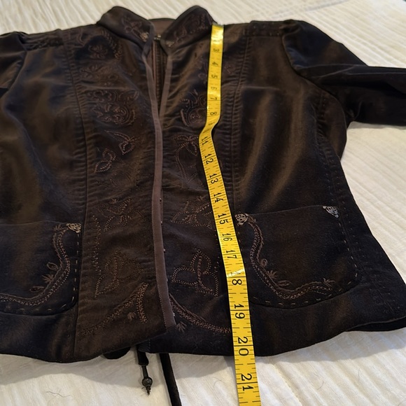 Elie Tahari short velvet, embroidered jacket/top - Picture 7 of 8